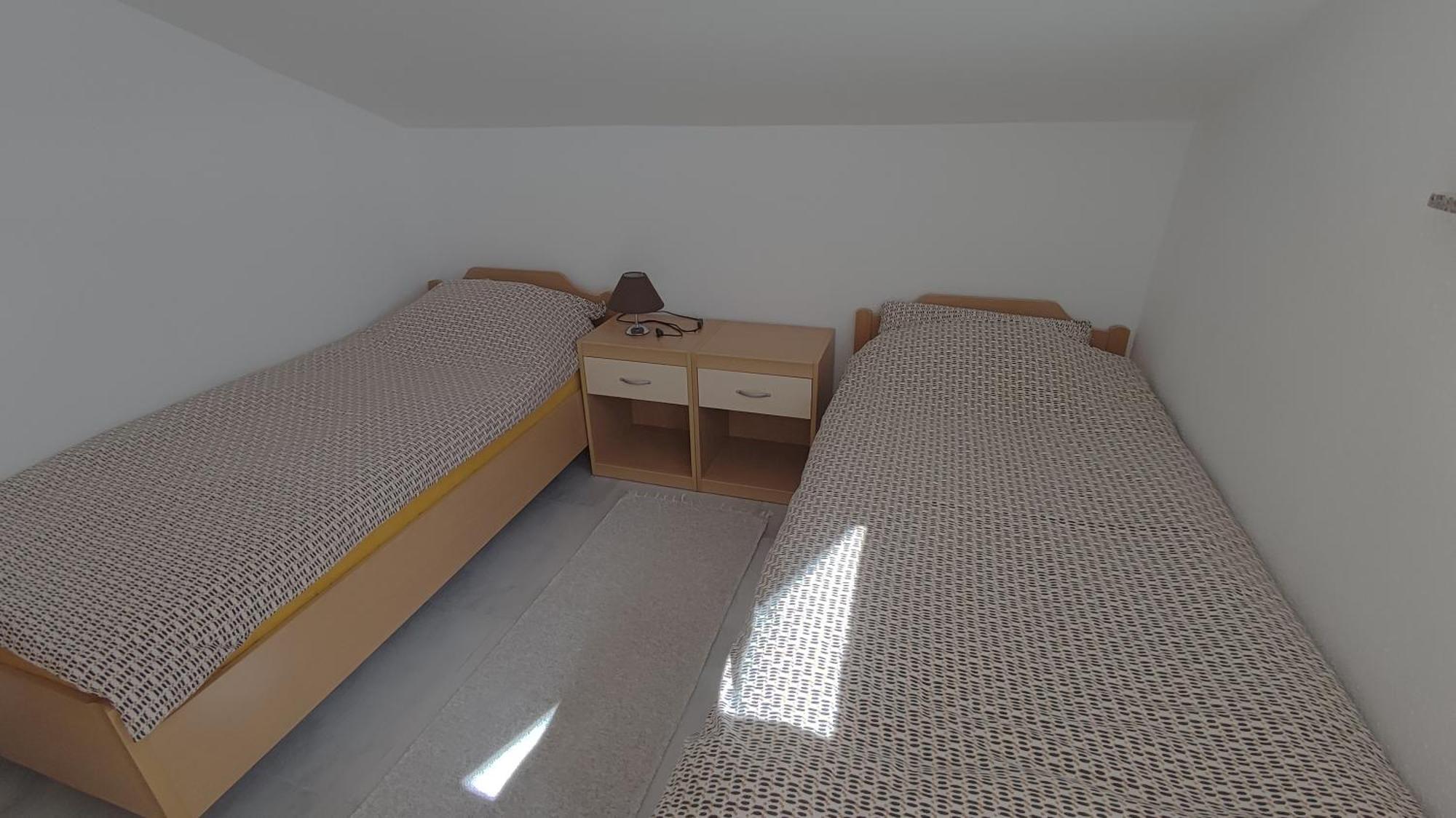 Apartman Tea Karlobag Buitenkant foto