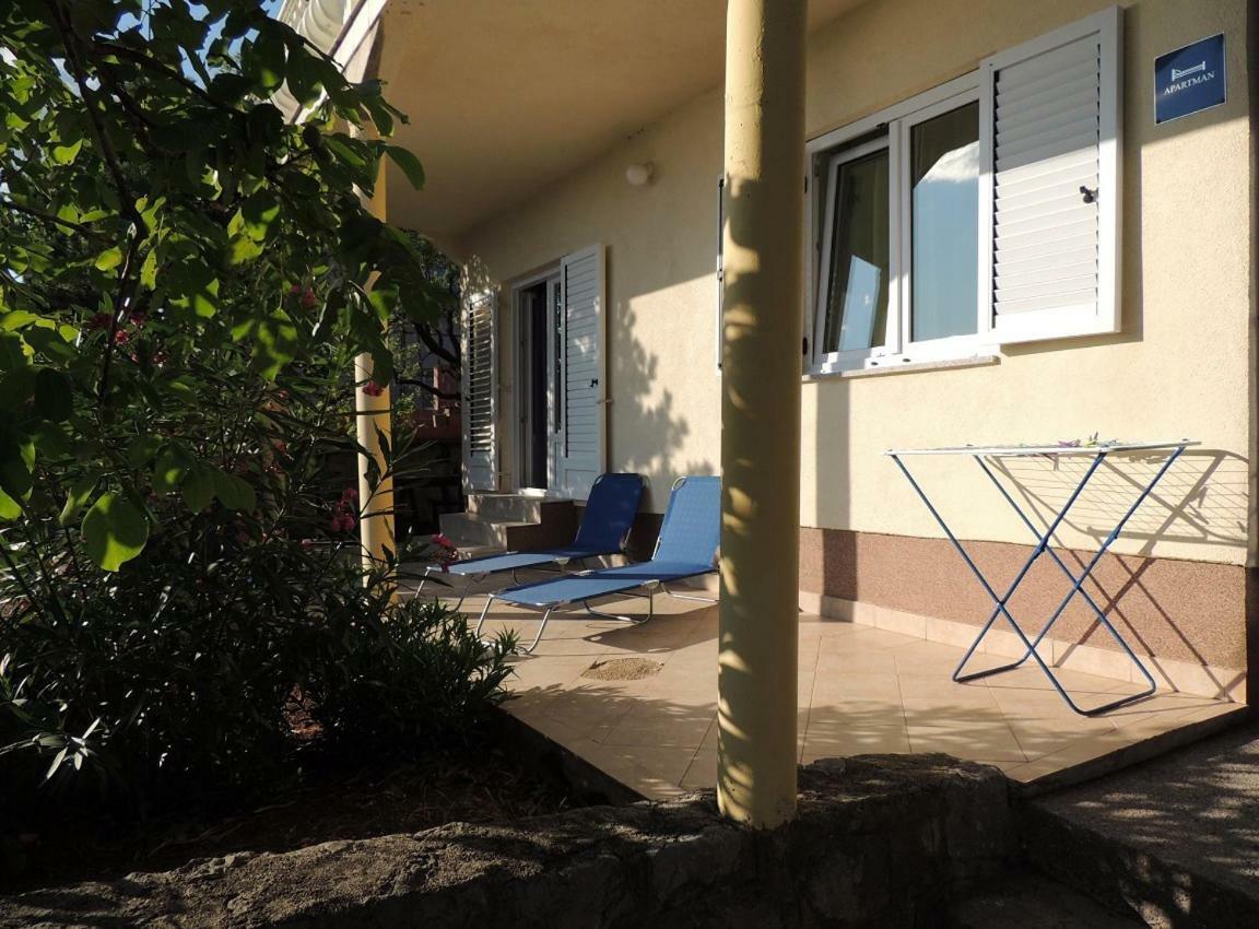 Apartman Tea Karlobag Buitenkant foto