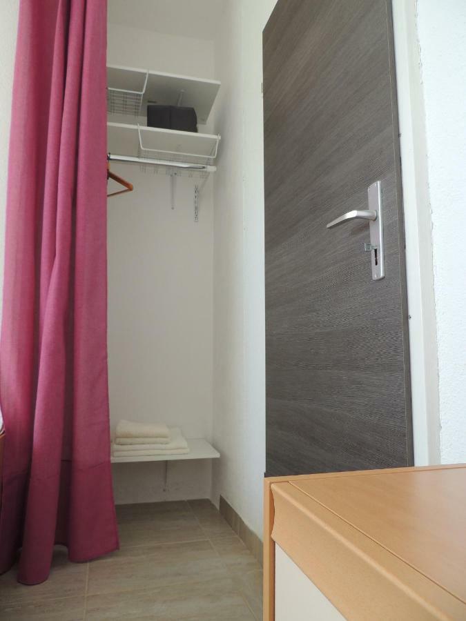 Apartman Tea Karlobag Buitenkant foto